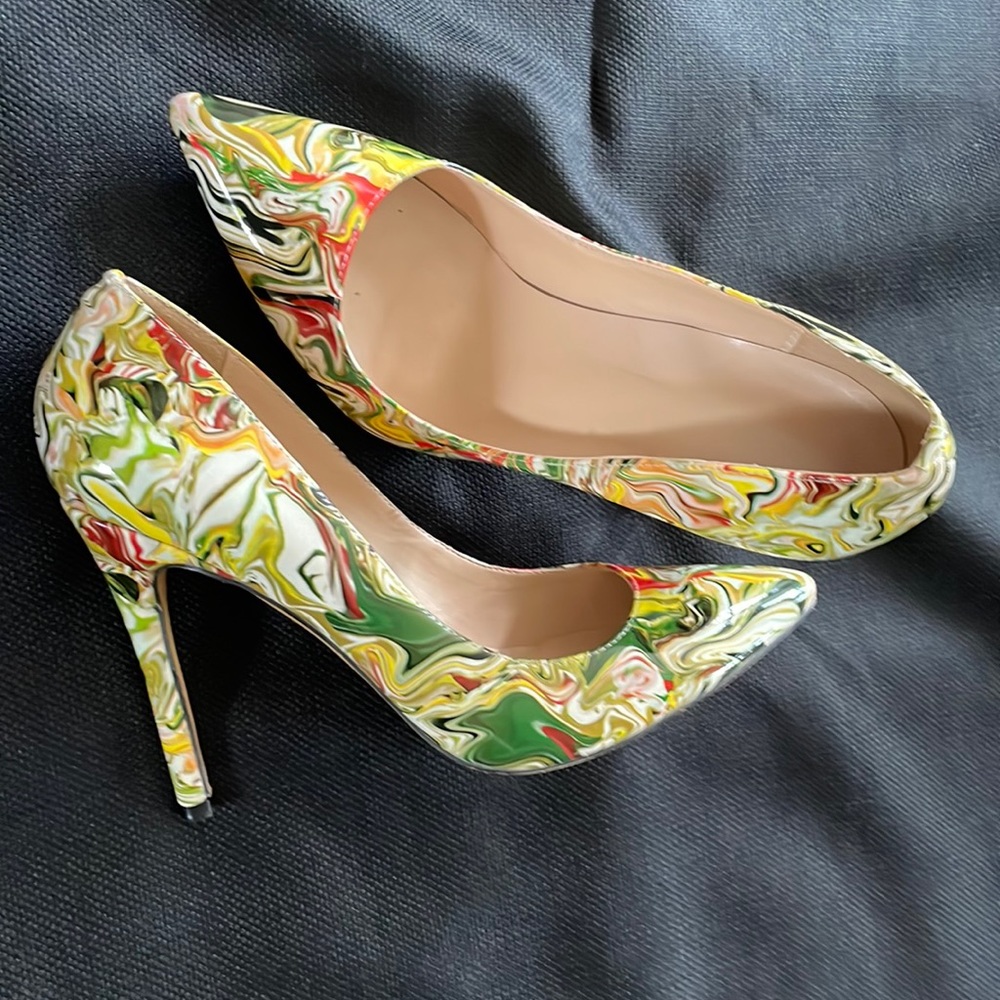 High heel pumps